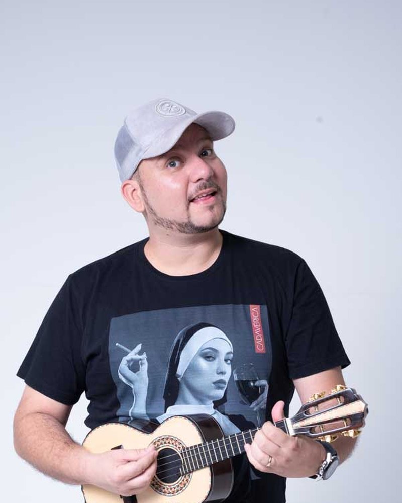 Denis — vocal e cavaco
